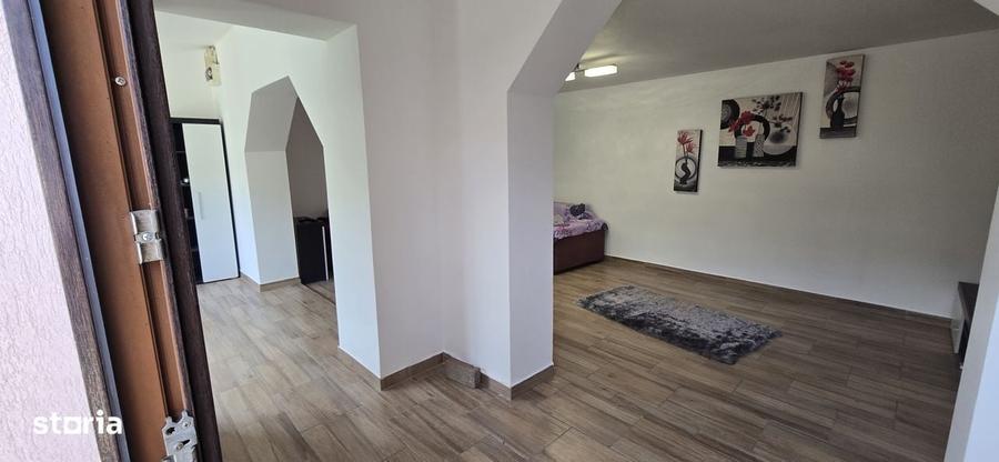 Casă cu 4 camere în Tărtășești