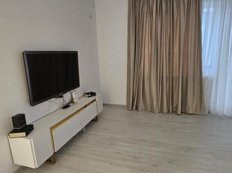 Apartament cu 2 camere semidecomandat în 1 Decembrie 1918
