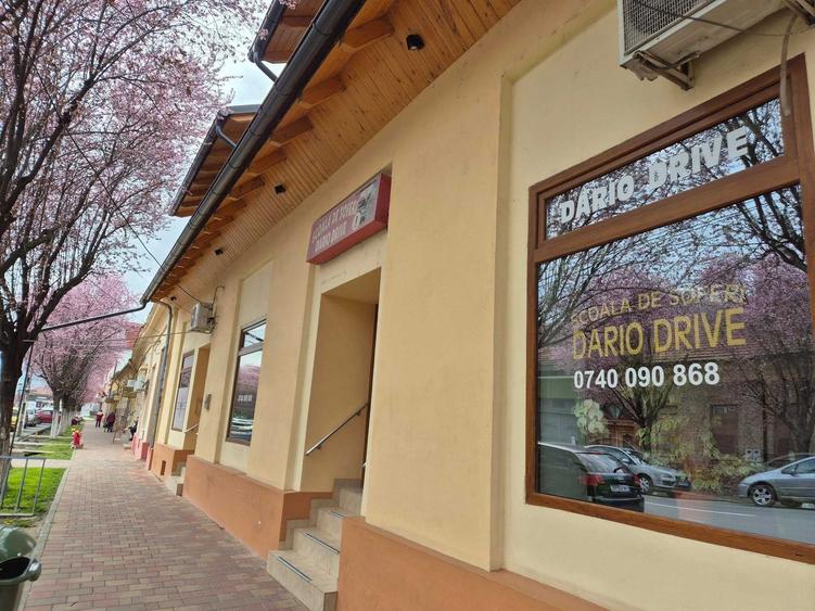 Spațiu comercial, de 75 mp, în Central