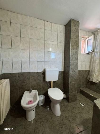Casă cu 4 camere în Mărgeanului