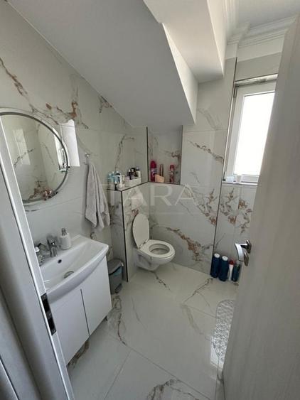 Apartament cu 3 camere semidecomandat, mobilat în Vest