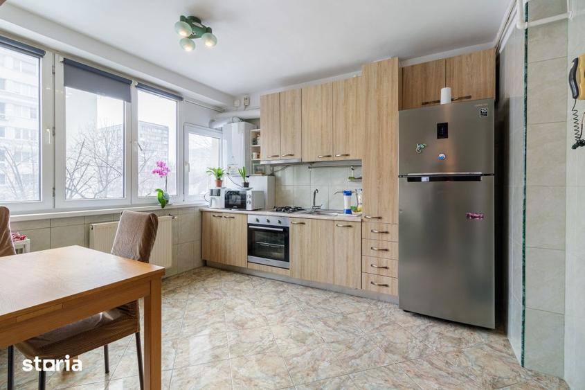 Apartament cu 3 camere semidecomandat, mobilat în Iancului