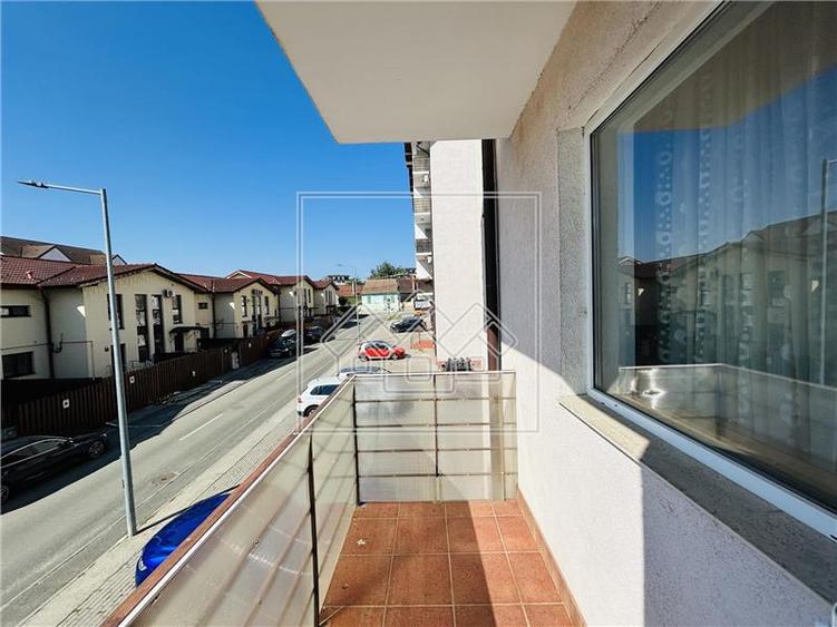 Apartament cu 3 camere decomandat în Turnișor