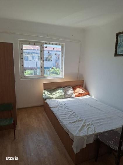 Apartament cu 4 camere decomandat în 1 Mai