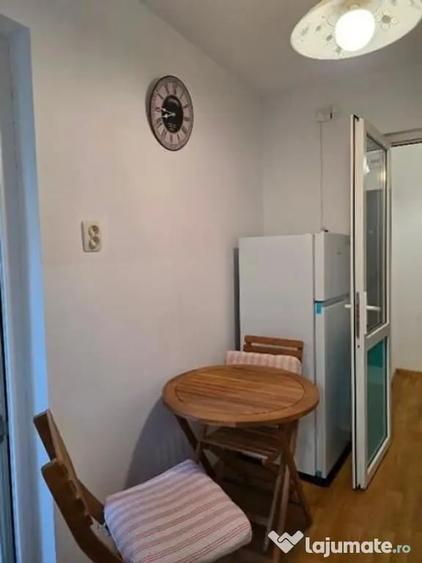Apartament cu 2 camere semidecomandat în Vatra Luminoasă