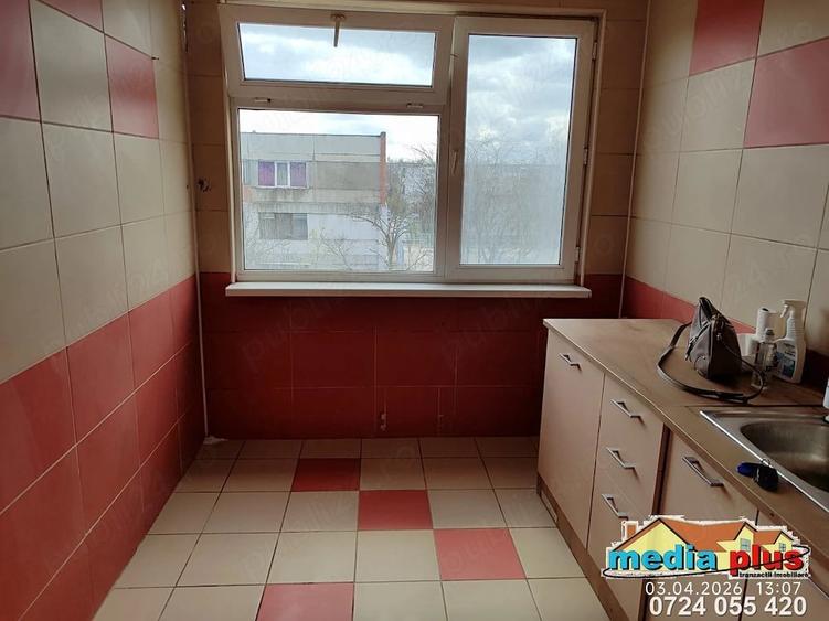 Apartament 3 camere de vanzare Micro 16 suprfata?a totala 70 mp, pre? 57.000 - 3