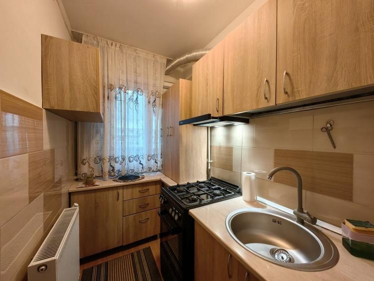 Apartament cu 2 camere semidecomandat în Letea
