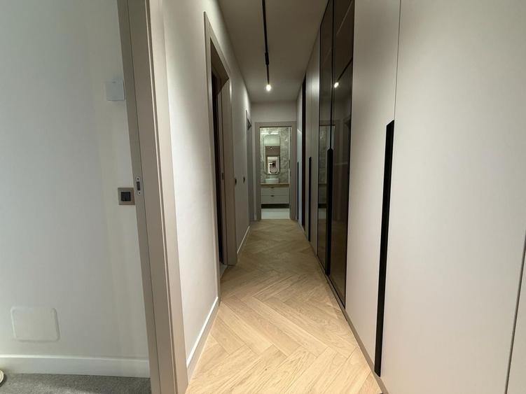 Apartament cu 4 camere, mobilat în Iancu Nicolae