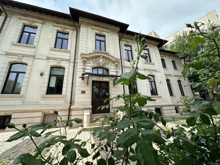 Casă cu 19 camere cu Teren 751 Mp în Dacia