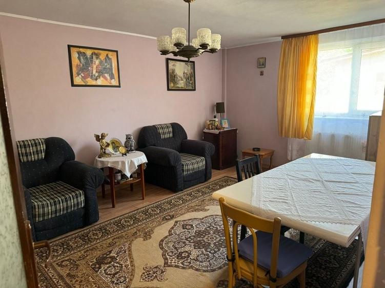 Casă cu 3 camere cu Teren 1250 Mp în Prunaru
