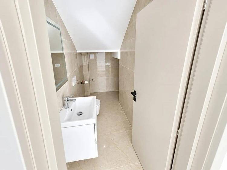 Casă individuală cu 4 camere cu Teren 230 Mp în Valea Lupului