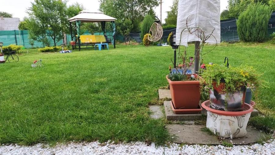 Casă cu 3 camere în Mărcești