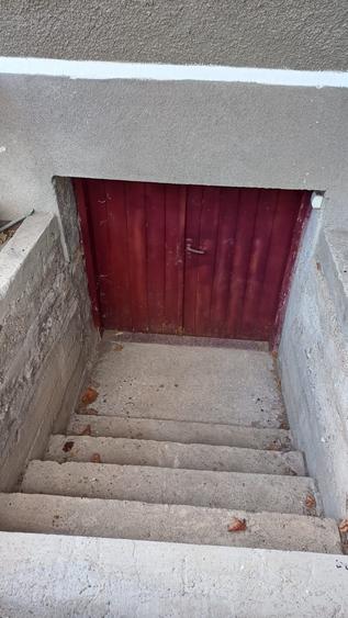 Casă cu 4 camere în Vinerea