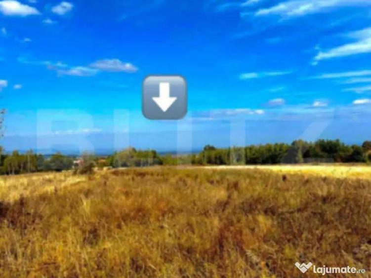 Teren de 4265 mp, în Mărișel
