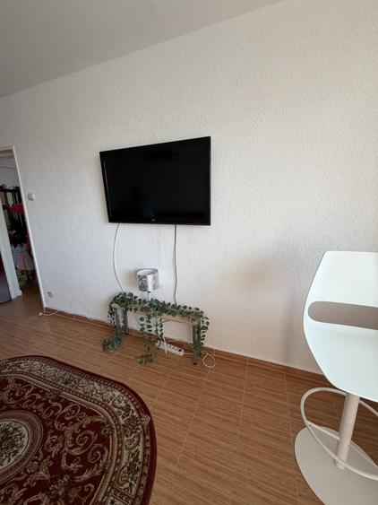 Apartament cu 3 camere decomandat, mobilat în Alexandru Obregia