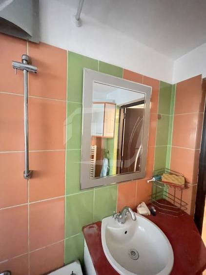 Apartament cu 2 camere semidecomandat, mobilat în Bună Ziua