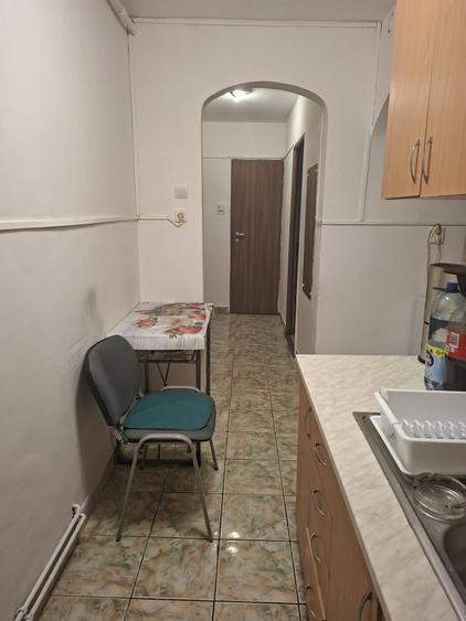 Apartament cu 3 camere decomandat în Dâmbu Pietros