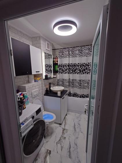 Apartament cu 2 camere decomandat în Micro 11