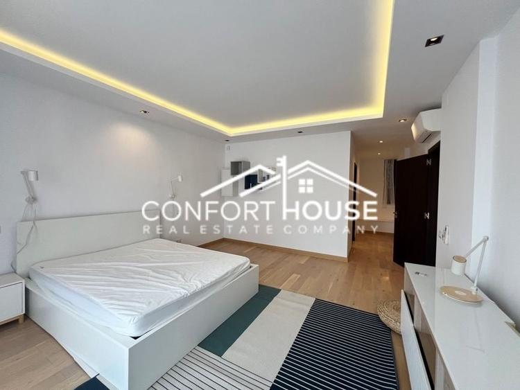 Duplex cu 6 camere cu Canalizare în Iancu Nicolae