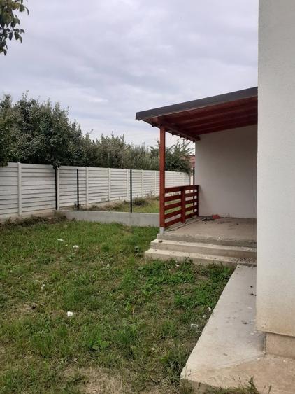 Casă cu 3 camere cu Teren 200 Mp în Strejnicu