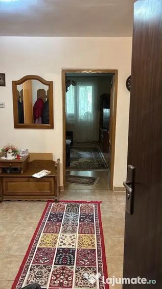 Apartament cu 3 camere decomandat în Ultracentral