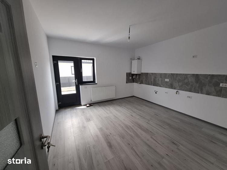 Casă cu 5 camere cu Teren 390 Mp în Hemeiuș