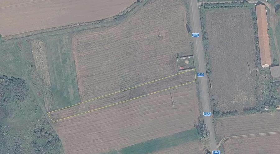 Teren de 2472 mp, în Plavia