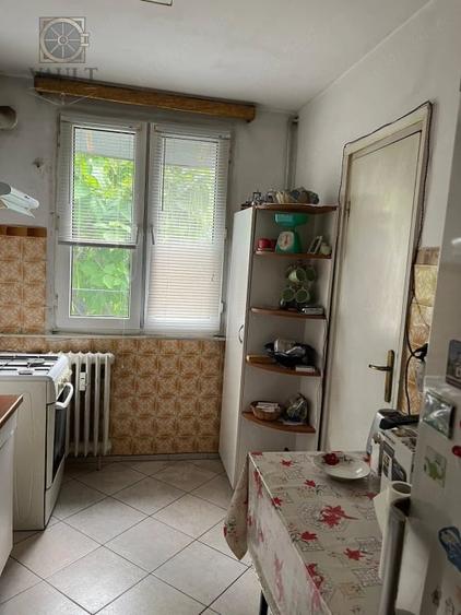 Apartament cu 3 camere semidecomandat, mobilat în Brâncoveanu