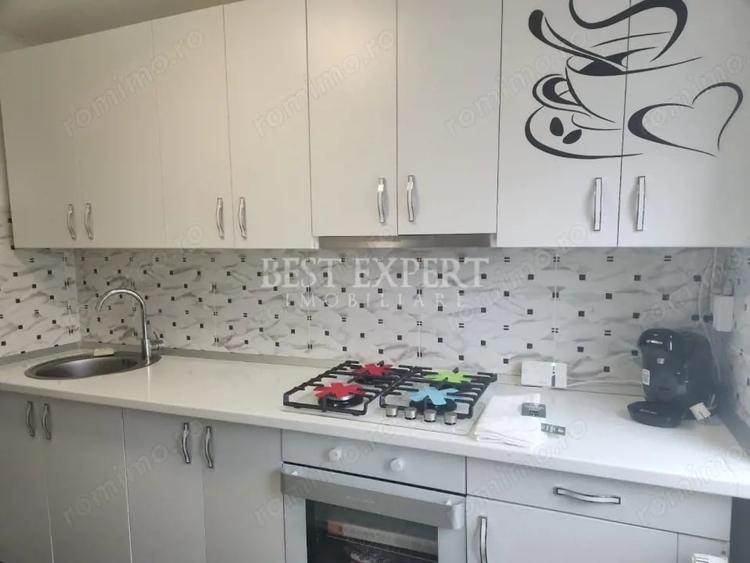 Apartament cu 3 camere decomandat în 1 Decembrie 1918