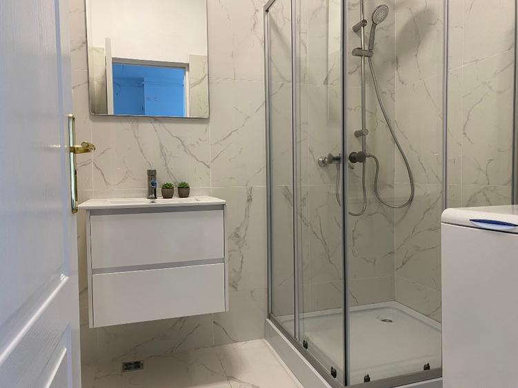 Apartament cu 2 camere semidecomandat în Florești