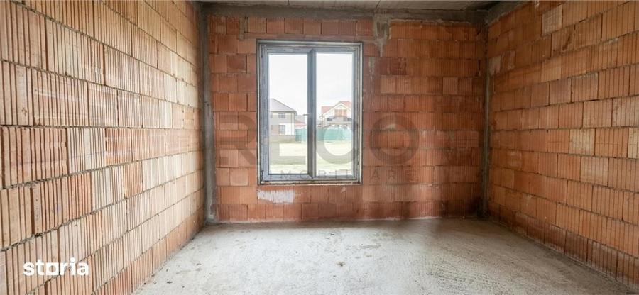 Casă cu 4 camere cu Teren 502 Mp în Sânmartin