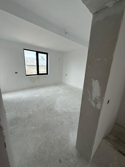 Casă individuală cu 5 camere cu Canalizare în Dârvari