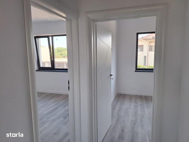 Casă cu 4 camere în Palazu Mare
