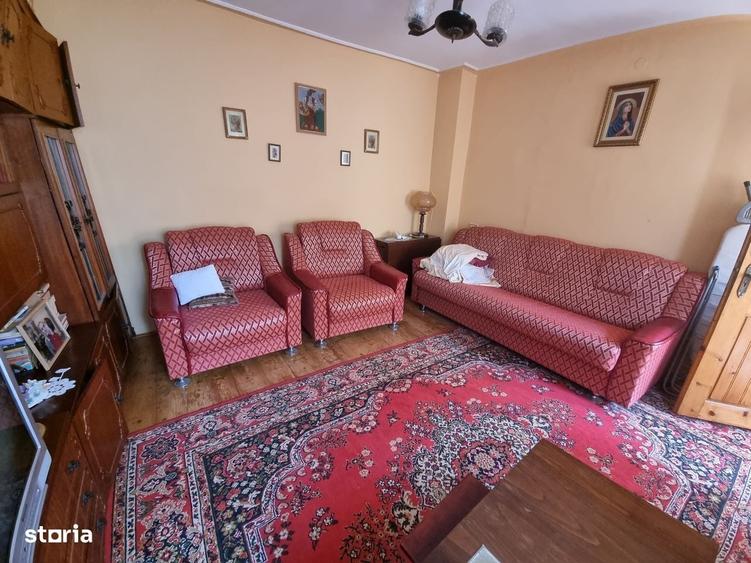 Casă cu 4 camere decomandat în Gării