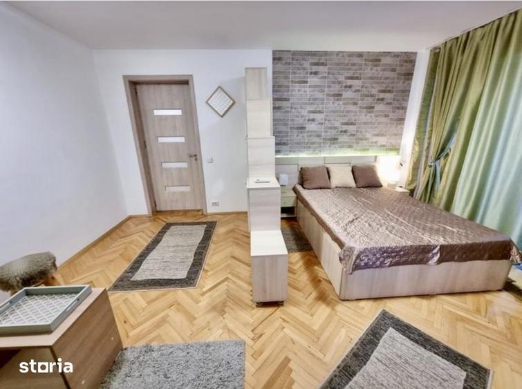 Garsonieră decomandată în Decebal