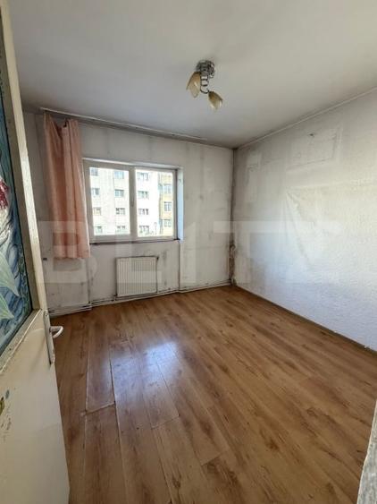 Apartament cu 4 camere decomandat în Burdujeni
