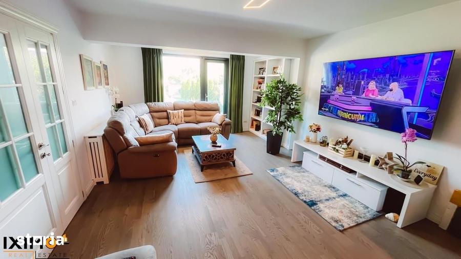 Casă cu 6 camere cu Teren 10100 Mp în Traian