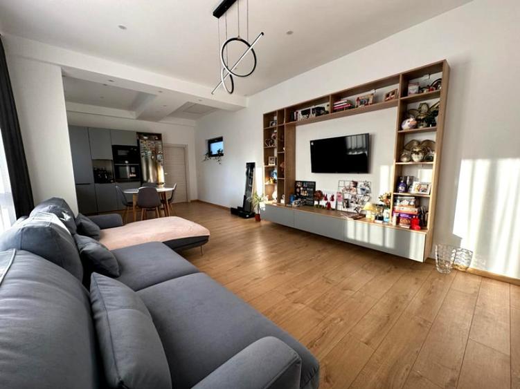 Casă cu 3 camere cu Teren 305 Mp în Central