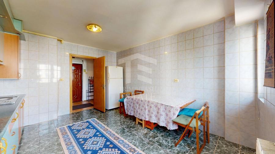 Apartament cu 2 camere decomandat, mobilat în Titan