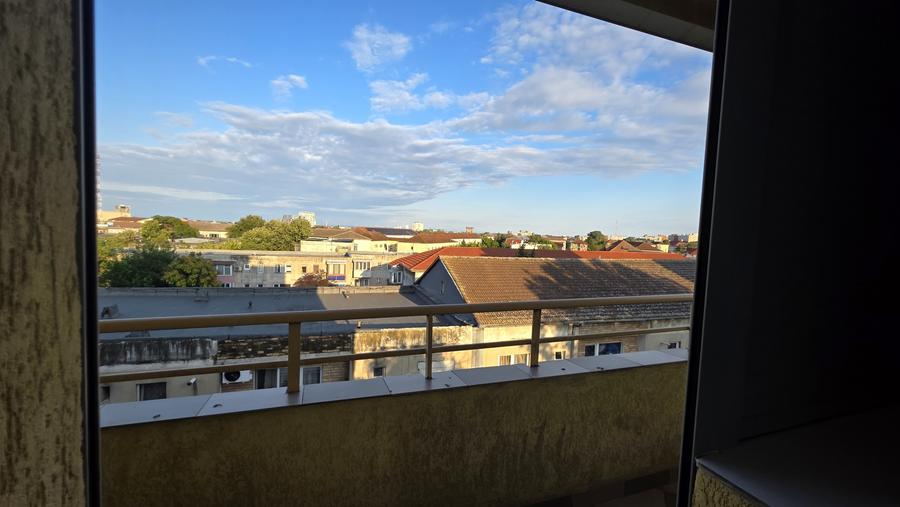 Apartament cu 4 camere decomandat, mobilat în Complex Studențesc