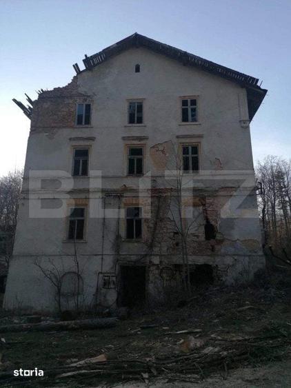 Casă cu Teren 30000 Mp în Central