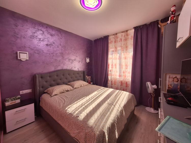 Apartament cu 3 camere semidecomandat, mobilat în Florești