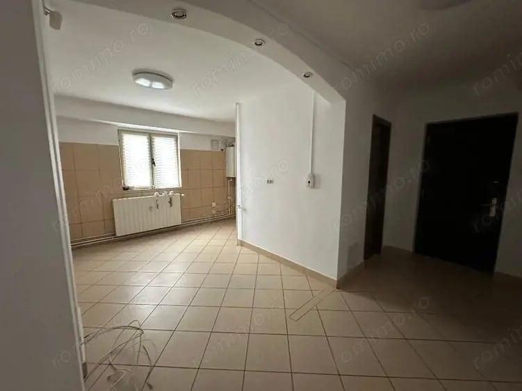Vanzare 3 Camere Burebista - Alba Iulia, Bloc Monolit, Centrala Proprie - 1