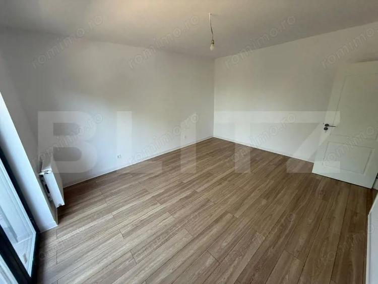Casă cu 7 camere cu Teren 329 Mp în Central