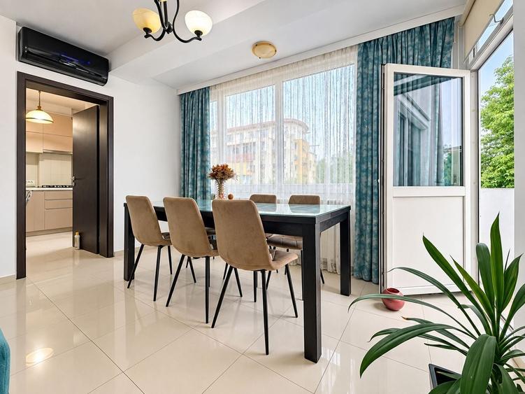 Apartament cu 3 camere decomandat, mobilat în Lipovei