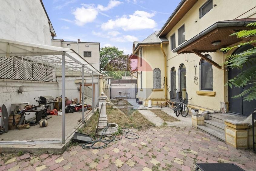 Casă cu 7 camere cu Teren 240 Mp în Parcul Circului
