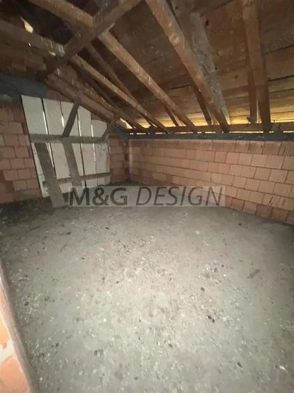 Casă cu 6 camere cu Teren 1325 Mp în Uliuc