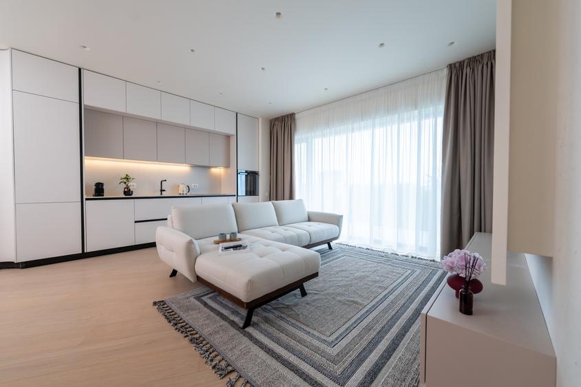 Apartament cu 3 camere decomandat în Aviației