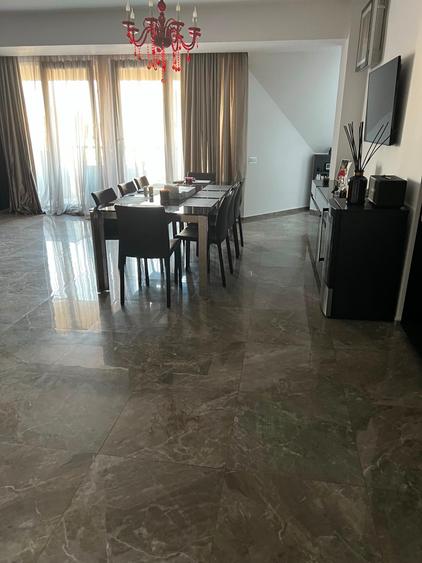 Apartament cu 5 camere decomandat în Kiseleff