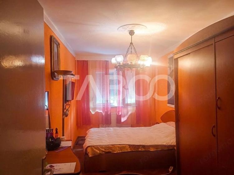 Apartament cu 4 camere de vanzare la etajul 1 in zona Vasile Aaron - 3